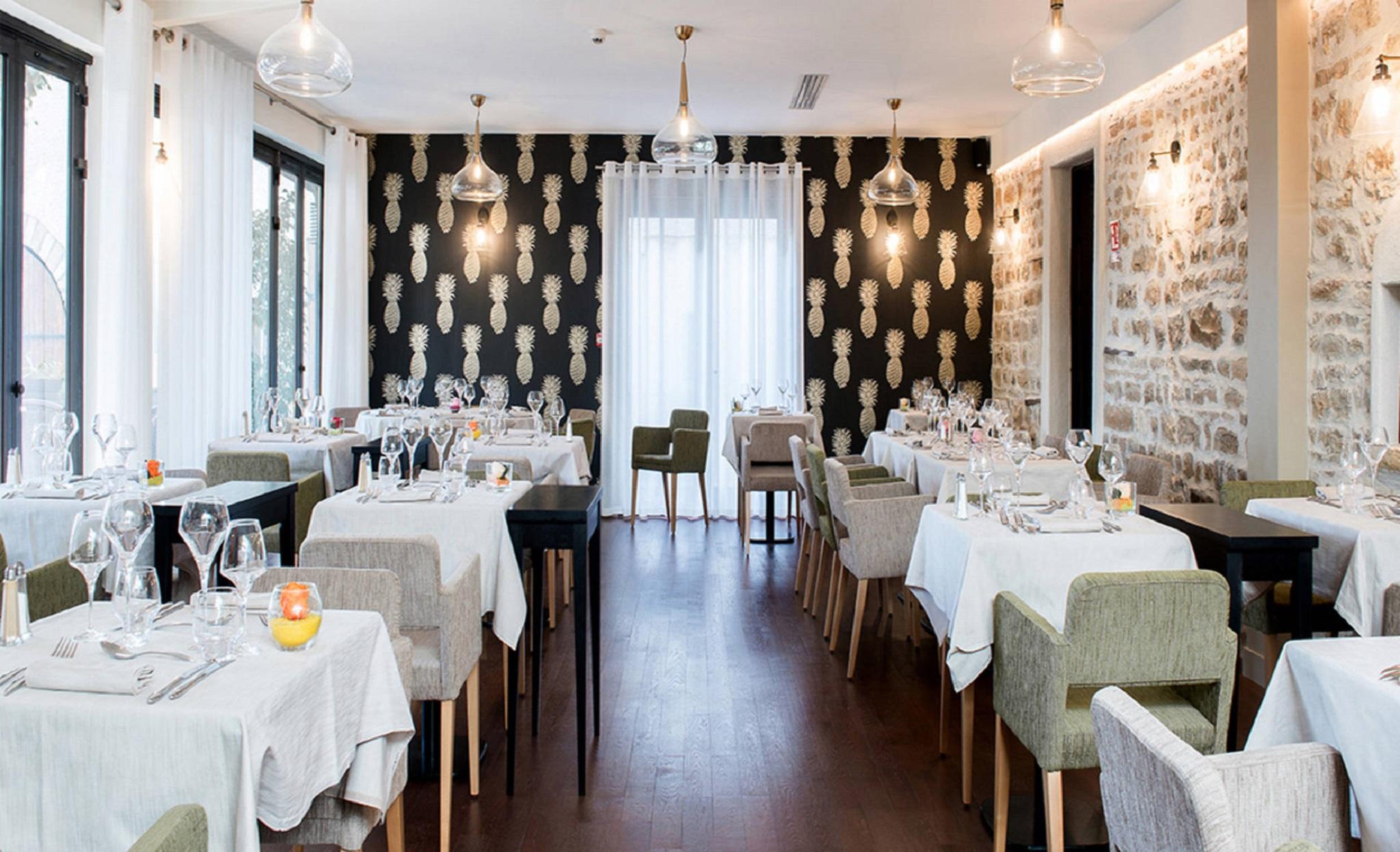 Logis Hotel Tante Yvonne & Son Restaurant Semi-Gastronomique - Lyon Nord Quincieux Exterior foto
