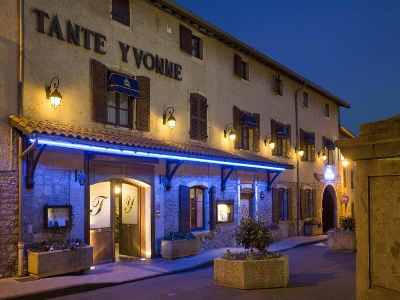 Logis Hotel Tante Yvonne & Son Restaurant Semi-Gastronomique - Lyon Nord Quincieux Exterior foto