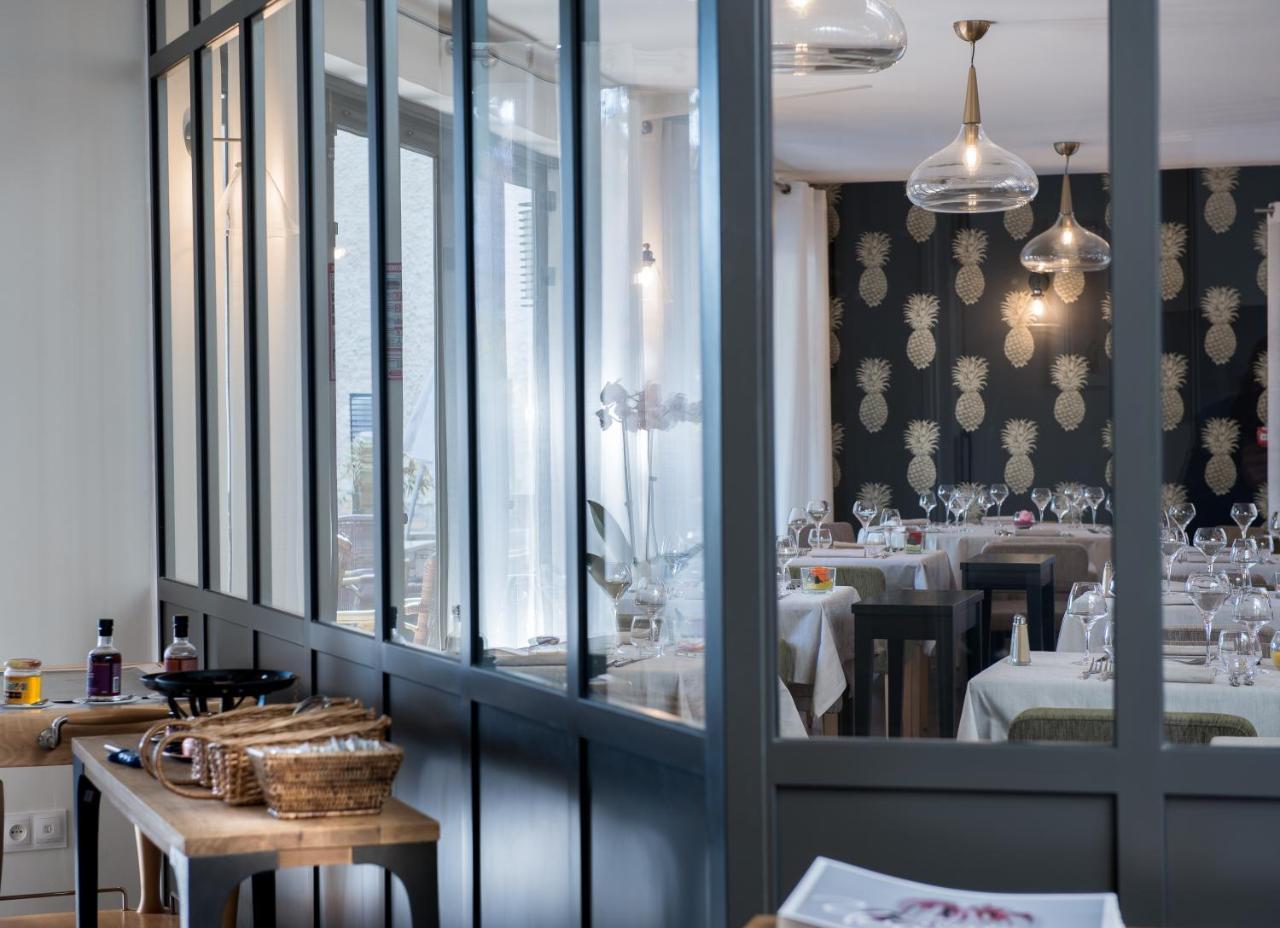 Logis Hotel Tante Yvonne & Son Restaurant Semi-Gastronomique - Lyon Nord Quincieux Exterior foto